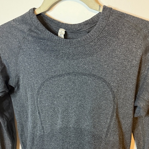 Lululemon Athletica Charcoal Heather Long Sleeve - Picture 3 of 6